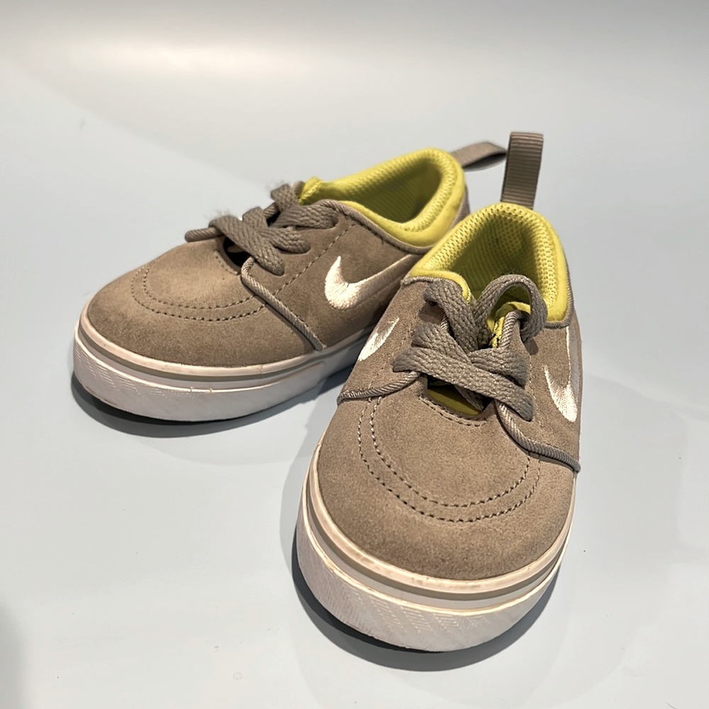Nike Stefan Janoski Skater Style shoe, size 6C